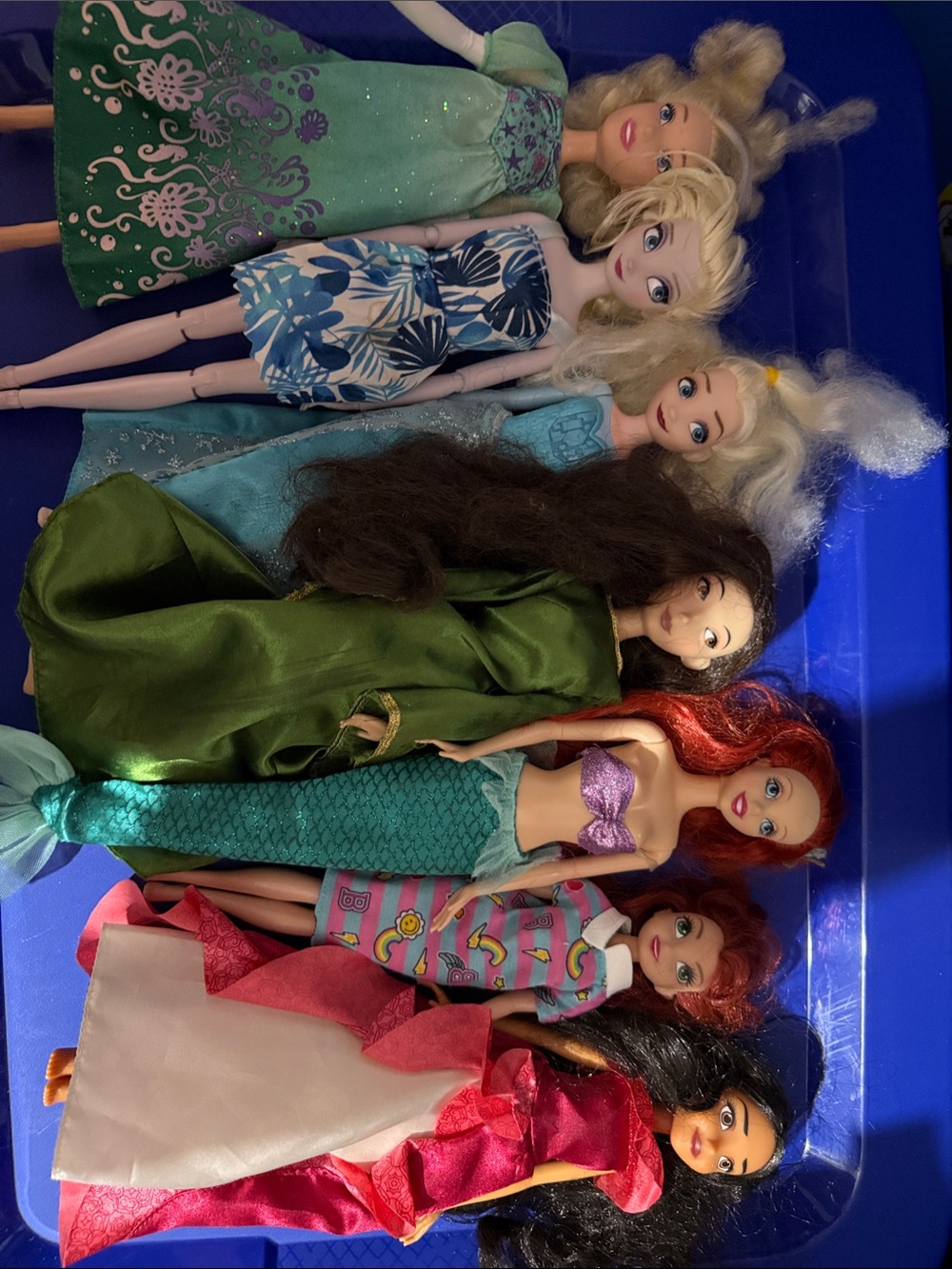 Disney Princess Assorted Girls' Fashion Dolls - 1 Elsa sings LET it go